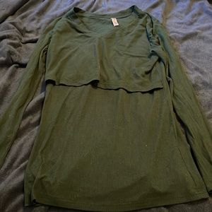 Long sleeve light weight latched mama nursing shirt